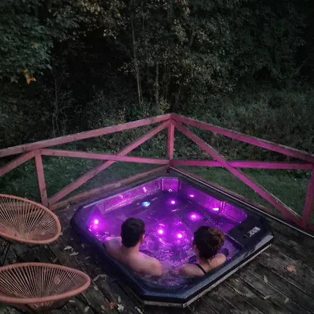 U Parow - Z Jacuzzi I Sauna, منزل للإقامة